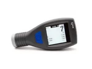 QNix 4600 Schichtdickenmessgerät mit digitalem Display zur präzisen Schichtdickenmessung